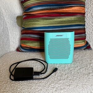 Bose SoundLink 415859 Bluetooth Speaker - Turquoise